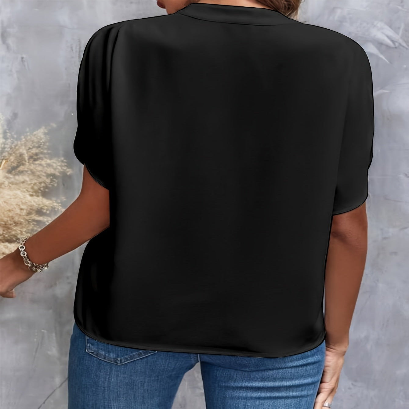 Vivi - Elegant Blus Med V-hals